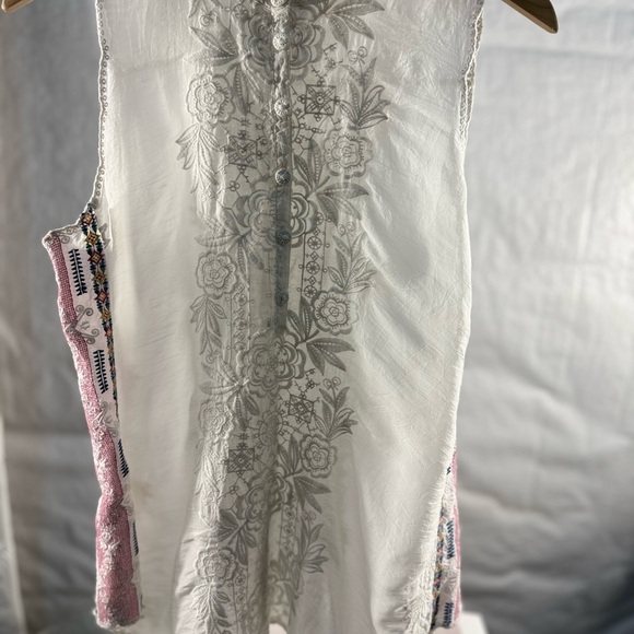 Johnny Was Beautiful White Floral Embroidered Top - Picture 2 of 6